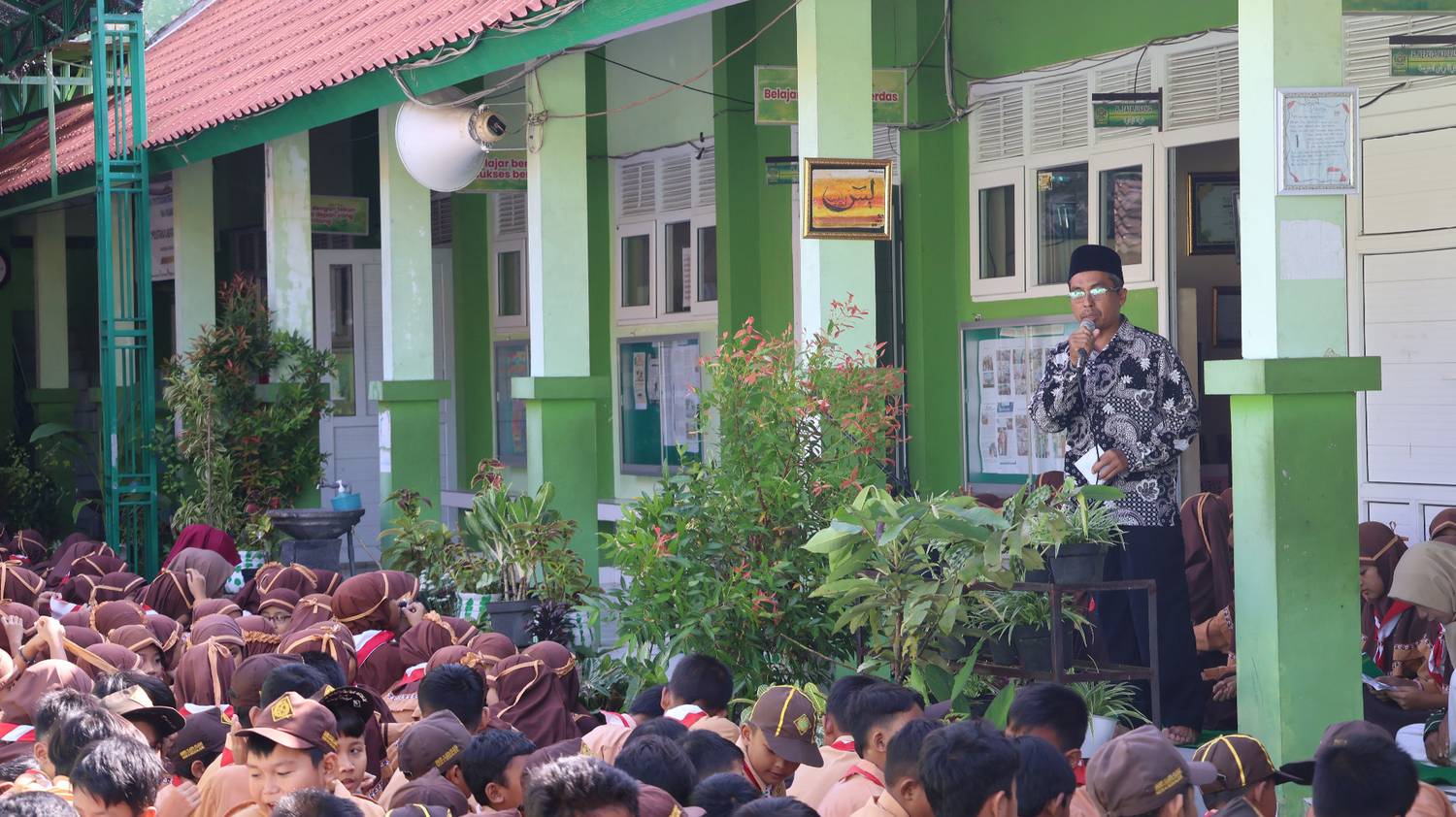 Peringati Nuzulul Qur’an, MIN 4 Nganjuk Gaungkan Semangat Cinta Al-Qur’an