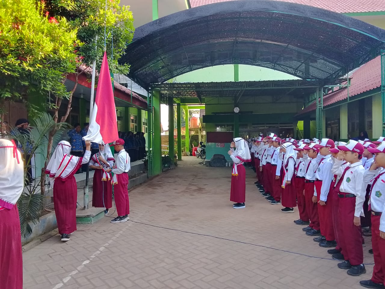 Peringati Hari Lahir Pancasila, MIN 4 Nganjuk Tanamkan Semangat Kebangsaan kepada Peserta Didik