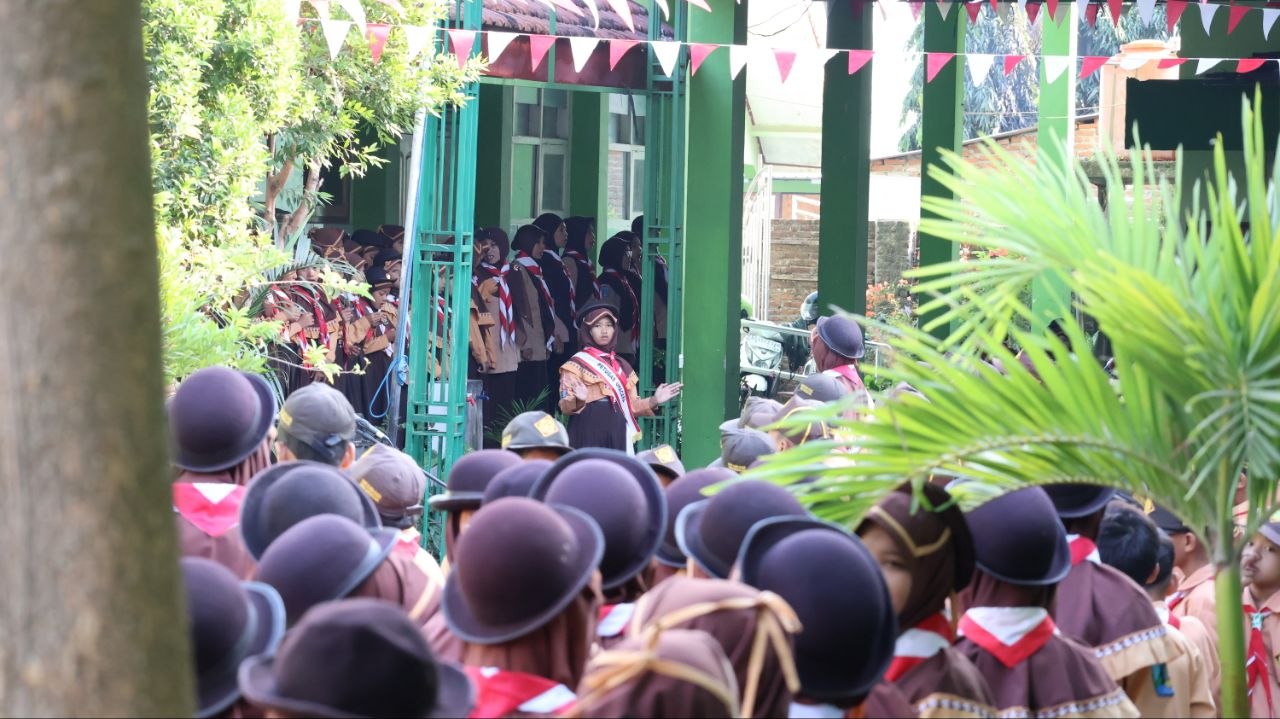 Semangat Satyaku Kudarmakan, Darmaku Kubaktikan, MIN 4 Nganjuk Peringati Hari Pramuka ke-65