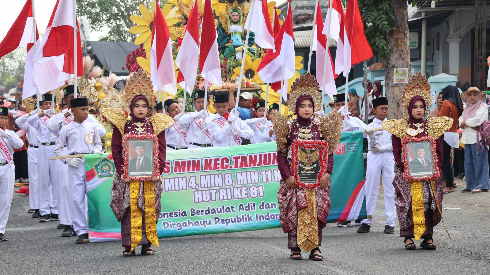 Semarak HUT ke-81 Kemerdekaan RI, MIN 4 Nganjuk Meriahkan Karnaval Kecamatan Tanjunganom