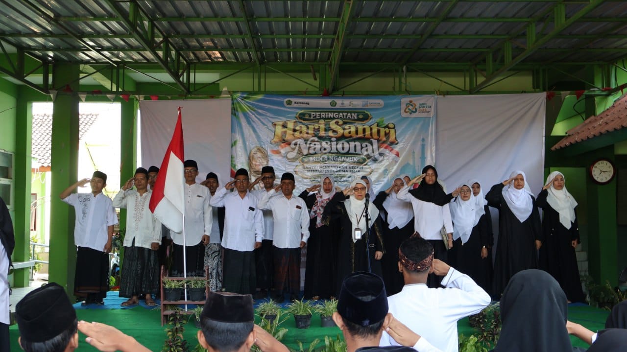Semarak Hari Santri Nasional 2026, MIN 4 Nganjuk Meriahkan Peringatan dengan Kegiatan Bazar Amal dan Lomba Koor Mars Hari Santri
