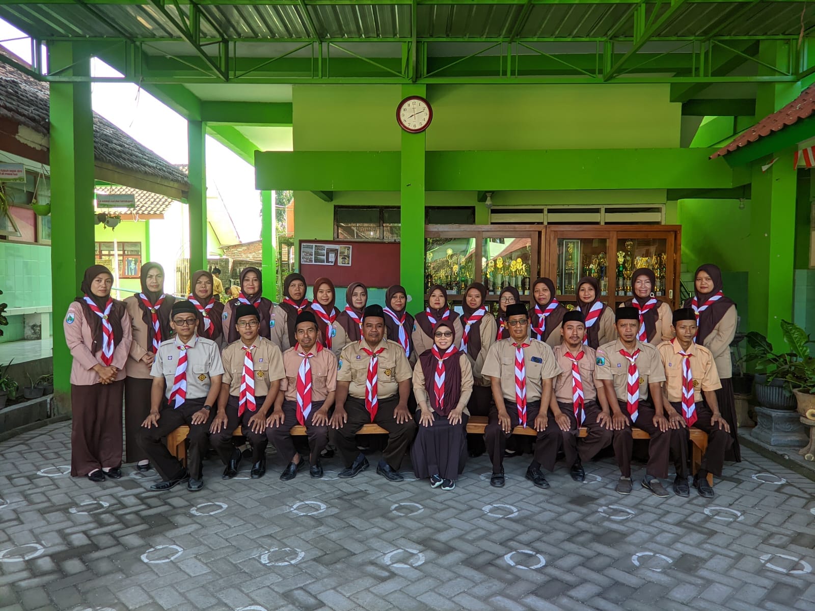 Pelaksanaan Upacara Bendera Hari Senin